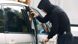 ضبط عصابة لسرقة السيارات بأسلوب المغافلة بالجيزة
