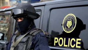 انتحلوا صفة ضباط شرطة وسرقوا تاجر مخدرات