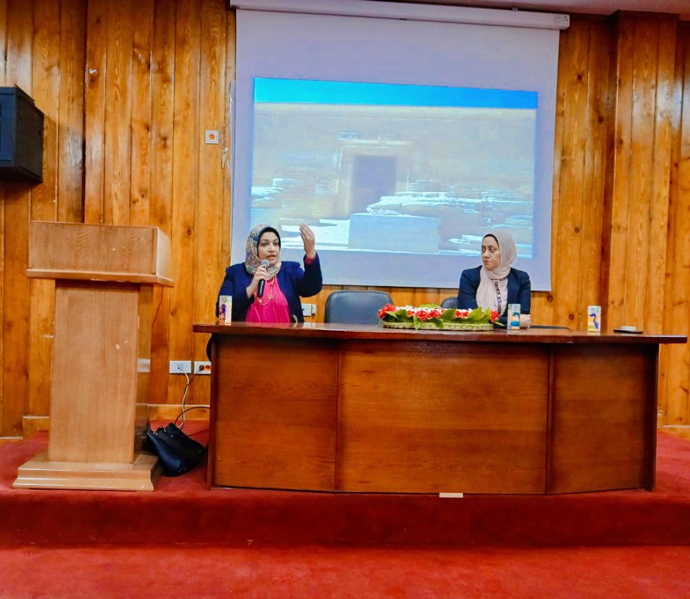 الوعى الأثرى يواصل فاعليات مبادرة كنوز آثار الفيوم فى كلية الصيدلة جامعة الفيوم