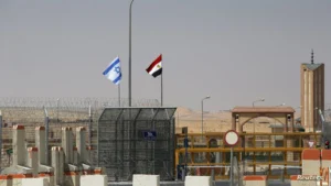 مقتل جندي مصري بـ”إطلاق نار” بين جنود إسرائيليين ومصريين بمنطقة رفح
