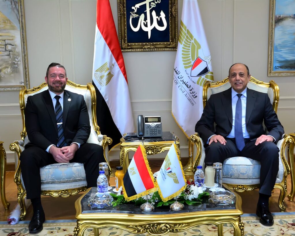وزير الطيران المدنى يلتقي وفد إدارة أمن النقل الأمريكية(TSA) بالعاصمة الإدارية الجديدة