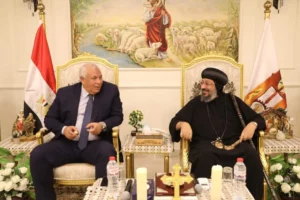بمناسبة عيد القيامة المجيد •• محافظ الوادي الجديد يقدم التهنئة لأقباط المحافظة بكنيسة السيدة العذراء بالخارجة •