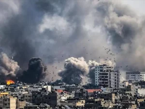 الجيش الإسرائيلي يبدأ عمليه برية على مخيم البريج وسط قطاع غزة .