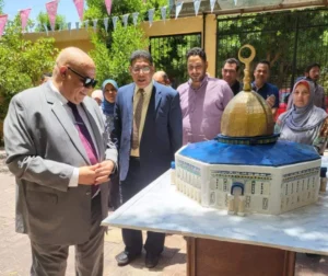 رئيس جامعة الأقصر يفتتح مشاريع تخرج طلاب ترميم الآثار والمشاريع تضمنت محاكاة لقبة الصخرة ومعبد الأقصر وطريق الكباش