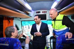 نائب محافظ قنا يودع أول فوج من حجاج الجمعيات الأهلية قبل سفرهم لبيت الله الحرام.