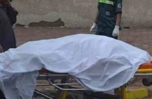 ربة منزل تلقي بزوجها من البلكونة.. ونجلها شاهد عليها بالهرم