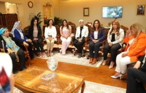 وزيرة التنمية المحلية تلتقي وفداً من المجلس القومي للمرأة بالجيزة*
