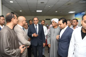 محافظ قنا يتفقد عدد من المشروعات الخدمية بمدينة قفط بجنوب قنا •