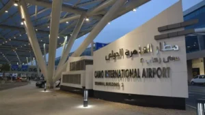 انتظام الحركة الجوية للرحلات الدولية  بمطار القاهرة بنسبة  ٩٧%  خلال الاعطال التقنية بالمطارات العالية