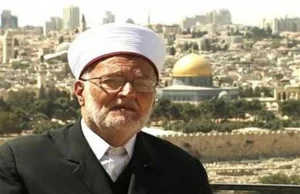 بعد نعيه لأسماعيل هنية من على منبر “الأقصى”.. إسرائيل تتحرك لسحب إقامة الشيخ عكرمة صبري بالقدس المحتلة