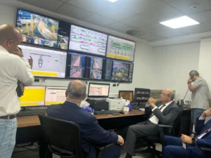 وزير الطيران المدني يقوم بجولة تفقدية  لمتابعة وتقييم ما تم رصده من ملاحظات سابقة  لتيسير إجراءات السفر والوصول