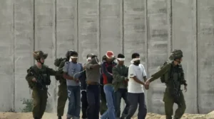 قوات الاحتلال تعتقل 35 فلسطينيا من الضفة الغربية