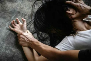 إحالة رجل أعمال شهير وصاحب مجموعة شركات ترفيهية للمحكمة بتهمة اغتصاب خادمته الأجنبية بأكتوبر