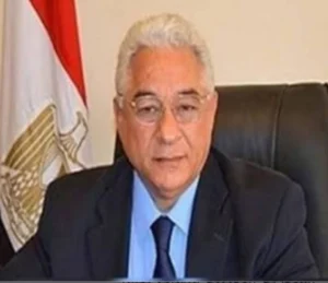 بتوقيت بكين يستضيف السفير على الحفنى سفير مصر الأسبق لدى بكين ليلقى الضوء على أهم ملامح الشراكة الصينية الأفريقية