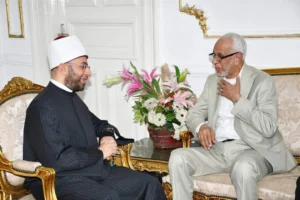 خلال استقباله شيخ الطريقة الرضوانية الخلوتية: وزير الأوقاف: الساحات الصوفية في الصعيد لها دور عظيم