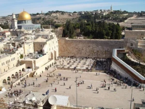 إسرائيل تلغي فعاليات يهودية في القدس خشية ردود فعل حزب الله: صلاة رأس السنة على المحك