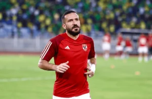 علي معلول يشارك في تدريبات الأهلي بعد غياب 222 يومًا