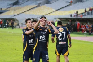 الأهلي يُنهي أزمة سفر رباعي الفريق لجنوب إفريقيا استعدادًا لمواجهة صن داونز