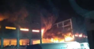 حرائق متعددة تضرب مصر في يوم ساخن: النيران تلتهم مباني وصالات رياضية