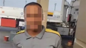 عرّض المحطة لكارثة.. الأمن يفحص واقعة تدخين عامل بنزينة سيجارة بجوار خزان الوقود