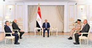 الرئيس السيسي ووزير الدفاع الإيطالي يؤكدان ضرورة وقف إطلاق النار في قطاع غزة وإنهاء المعاناة الإنسانية