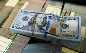 القبض على مدير بنك شهير أستولي على 20 مليون جنيه من حسابات عائلة مالكة خليجية بالبنك في القاهرة