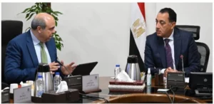 رئيس الوزراء يتابع الموقف التنفيذي لمشروع “مبنى 4” بمطار القاهرة الدولي