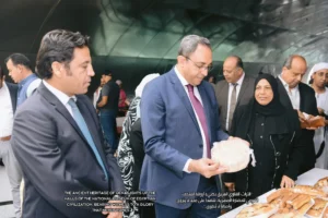محافظ قنا ونائبه يتفقدان جناح المحافظة بمعرض الحرف التراثية واليدوية بالمتحف القومي للحضارة المصرية