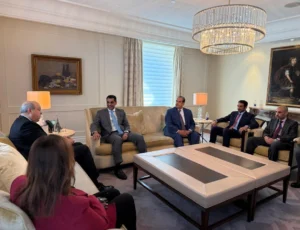 وزير الطيران المدني يلتقي وزير النقل والمواصلات القطرى  لتعزيز التعاون المصرى – القطرى فى مجال الطيران المدنى على هامش الجمعية العمومية للإيكاو