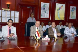 محافظ الأقصر يعقد اجتماعًا موسعًا مع 13 مدير مديرية لعرض الوضع الراهن ومقترحات التطوير