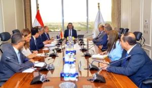 وزير التموين يلتقي رئيس شركة “إي أند مصر” لبحث سبل التعاون في تطوير المنافذ التموينية “كاري أون” بأحدث الأنظمة الإلكترونية