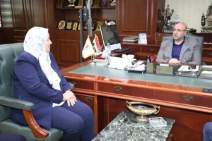 محافظ بني سويف يتابع مع مسؤولي التعليم تنفيذ منظومة التغذية المدرسية بالمدارس المستهدفة على مستوى مراكز ومدن المحافظة