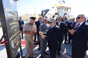 رئيس هيئة قناة السويس ومحافظ الاسماعيلية يشهدان تدشين شريان تنموي جديد بافتتاح كوبري الشهيد مقدم أمير عوض الله العائم 