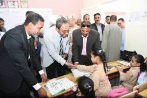 محافظ قنا يتفقد مدرسة النهضة الابتدائية بقفط بعد الانتهاء من أعمال رفع الكفاءة•