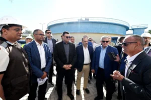 ضمن مشروعات المبادرة الرئاسية “حياة كريمة” بالمحافظة: وزير الإسكان ومحافظ أسيوط يتفقدان توسعات محطة مياه أبوتيج