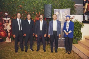 مصر للطيران الناقل الوطنى ا تحلق بطائرة   مزينه بالكامل بشعار المتحف المصرى الكبير