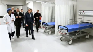 رئيس الوزراء يتفقد عددا من أقسام المستشفى الجامعي بـ جامعة الجيزة الجديدة