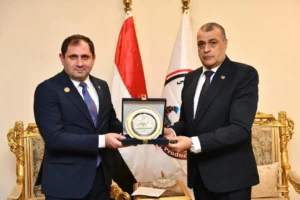 وزير الإنتاج الحربي المصري يلتقي نظيره الأرميني في «EDEX 2025» لتعزيز التعاون العسكري