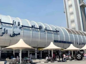 مطار القاهرة يعلن السيطرة على دخان بمطبخ خاص باستراحة مبنى الركاب ٢ دون حدوث خسائر