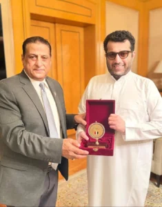 رئيس الأتحاد المصري للملاكمة مع ترك ال الشيخ. في الفورسيزون لمدة 60 دقيقة