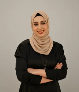 الدكتورة إسراء العيسوي.. فنانة تشكيلية مصرية تجمع بين الإبداع الفني والإنجازات الدولية