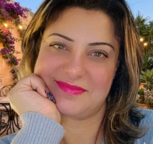 ملائكة تطاردها الثقوب 