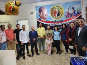 في إطار الدور المجتمعي والخدمي الذي يحرص حزب حماة الوطن على القيام به دعمًا للمواطنين ومساندة الأسر المصرية، نظّمت أمانة المرأة بقطاع جنوب القاهرة، برئاسة الدكتورة جاكلين رفعت أمينة المرأة بالقطاع، وبمشاركة مساعديها، وبالتعاون مع أمانة طرة برئاسة الأستاذ محمد عواد أمين قسم طرة، معرضًا مجانيًا للملابس والشنط والمواد الغذائية، وذلك استعدادًا لاستقبال عيد الأضحى المبارك، وسط أجواء سادتها روح التكافل والتعاون المجتمعي