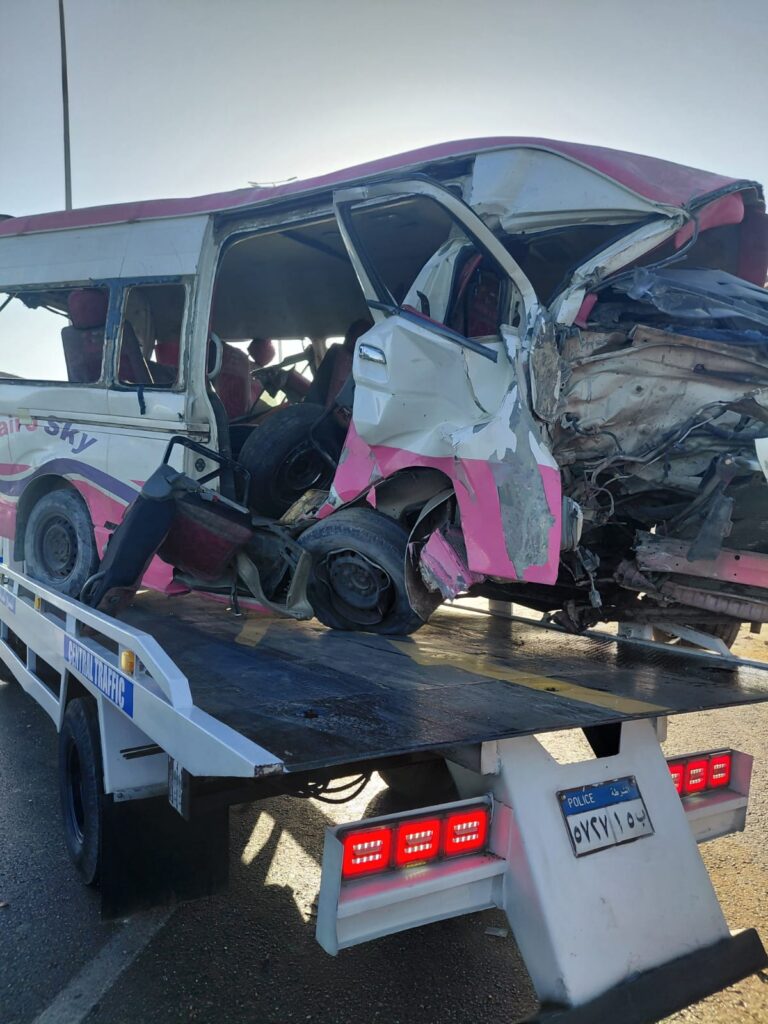 انقلاب ميكروباص مدرسة بطريق السويس يصيب 17 طالبًا